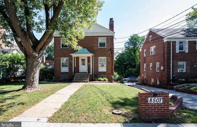 8507 FLOWER Avenue Gallery 1