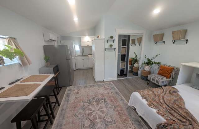 4742 21st Avenue North B - 4742 21st Avenue North, St. Petersburg, FL 33713