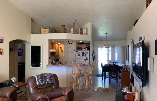 Stylish 4 Bedroom/2 Bathroom Home | $250 OOF FIRST MONTH'S RENT!! Gallery 3