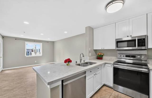 3550 Lebon Dr Unit 6412 Gallery 1