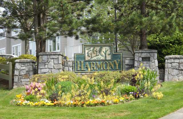 Bellevue Townhome! 2 Bedroom 2.5 Bathroom! *Utilities Included* Gallery 3