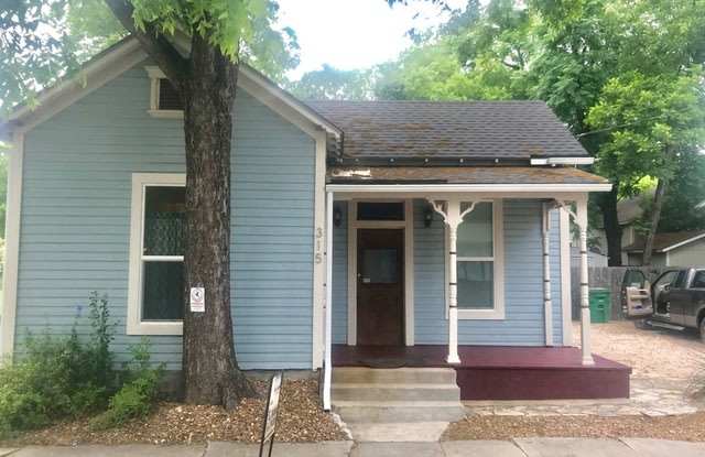 315 Refugio St - 315 Refugio Street, San Antonio, TX 78210