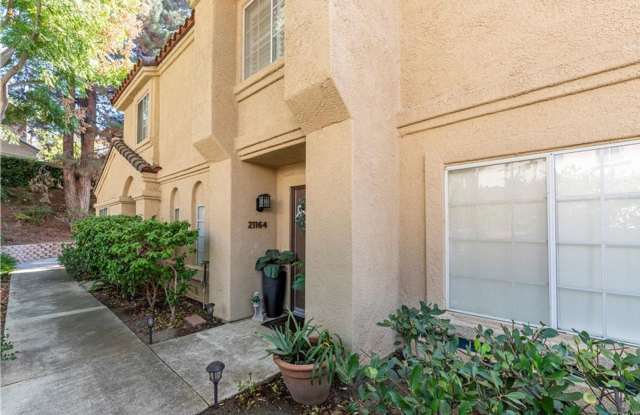 Charming 3 bedroom condo in Lake Forest - 21164 Jasmines Way, Lake Forest, CA 92630