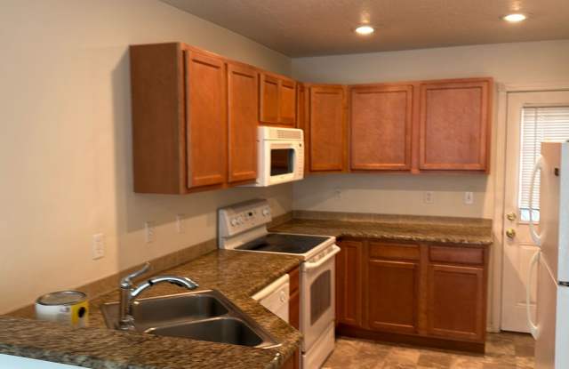 225 Hudson Ave photos photos