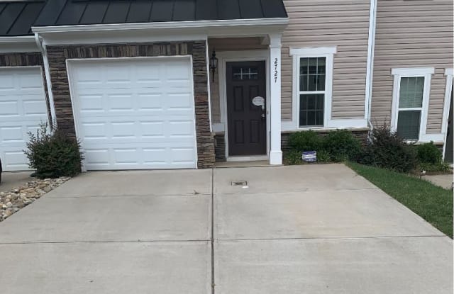 2727 Silverthorn Dr - 2727 Silverthorn Drive, Charlotte, NC 28273