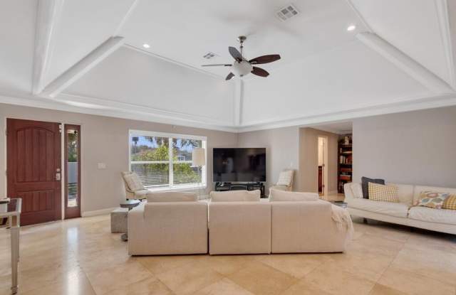 527 E Causeway Boulevard Gallery 3