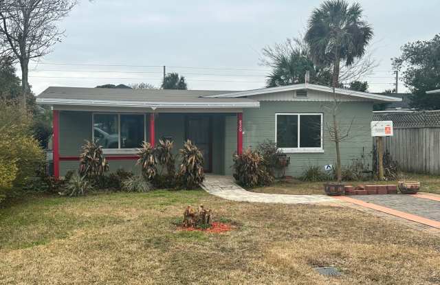 820 N 3rd Ave photos photos