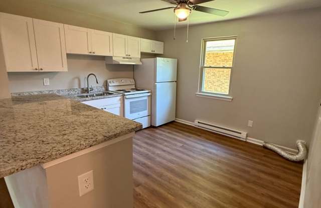 Spacious Duplex! Gallery 4