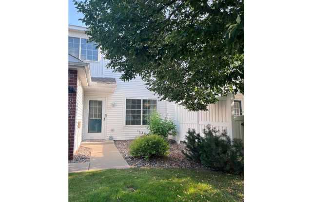 1198 Highpoint Curve - 1198 Highpoint Curve, Shakopee, MN 55379