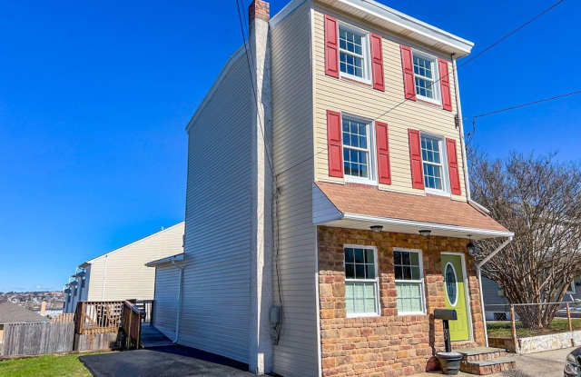Recently Renovated 3-Bedroom, 2 Bath Bridgeport Home! photos photos