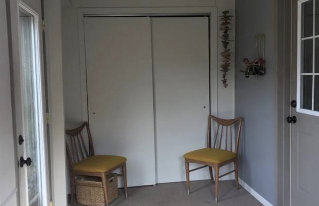 5128 Glendale Street Gallery 2