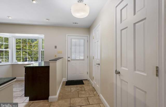 124 BARNSFIELD CT #216 Gallery 3