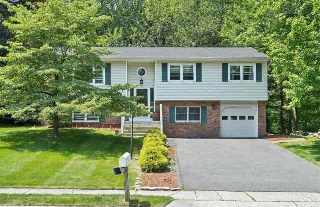 21 Winchester Dr - 21 Winchester Drive, Monroe, NY 10950