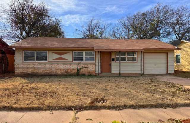 3 Bed 1.5 Bath Home In Lynnwood - 1813 Westcliff Drive, Wichita Falls, TX 76306