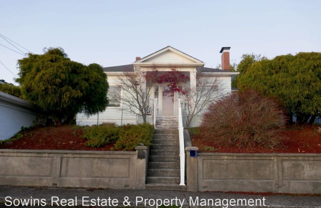 326 Pleasant Avenue - 326 Pleasant Avenue, Astoria, OR 97103