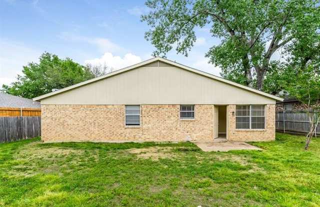 4712 Butterfield Road Gallery 2