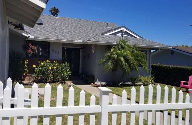 * Amazing 1 Bedroom 1 Bathroom Fully Upgraded Mesa Unit * - 238 El Monte Drive, Santa Barbara, CA 93109