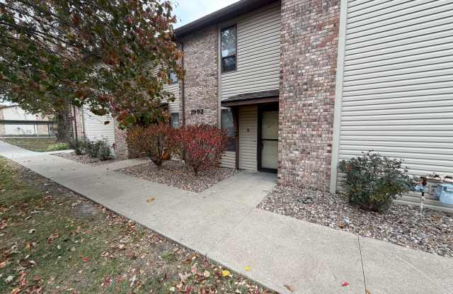 Lakefront 2 bed 2.5 bath townhouse! - 1992 Waterfront Drive North, Boone County, MO 65202