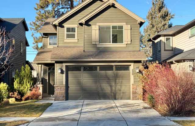 Modern home with fenced private yard in a great neighborhood! - 61257 Southeast Brock Lane, Bend, OR 97702