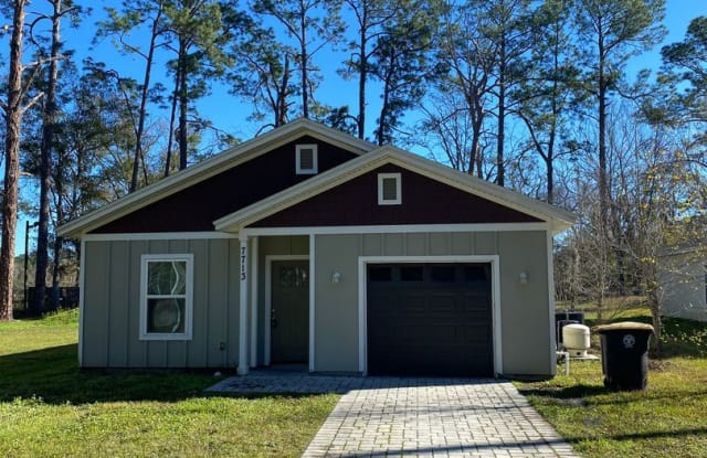7713 Old Kings Rd - 7713 Old Kings Road, Jacksonville, FL 32219