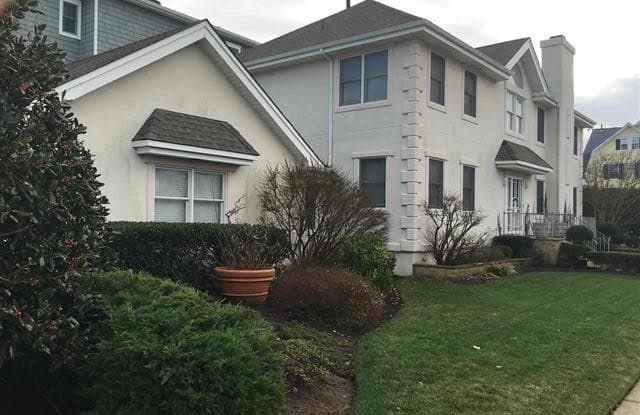 102 S Surrey Ave - 102 South Surrey Avenue, Ventnor City, NJ 08406