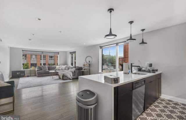 512 E GIRARD AVENUE - 512 East Girard Avenue, Philadelphia, PA 19125