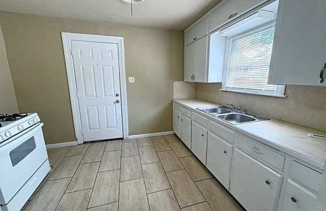 House For Rent 2672 Liberty St, Beaumont, TX 77702 Gallery 3