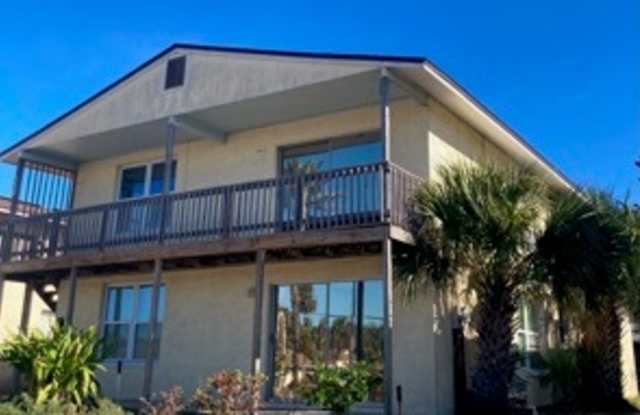 909 3rd St - 909 3rd Street, Neptune Beach, FL 32266