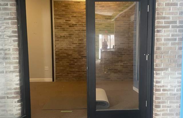 1620 Cassopolis Street Gallery 3