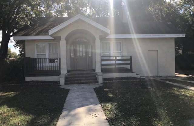 3 Bed 1 Bath Home | Pet Friendly | Washer Dryer Hook Ups & Central Air | Section 8 Welcome photos photos