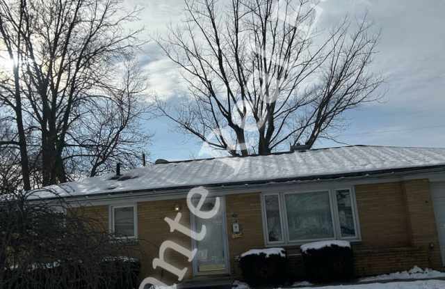 Three Bedroom Brick Ranch for Rent - 1215 Rosedale Street, Maumee, OH 43537