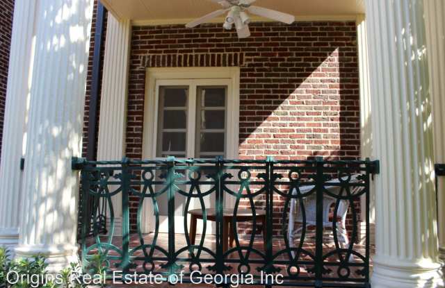 1027 St. Charles Ave. NE Unit. B Gallery 2