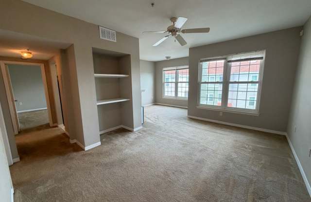 ANNUAL RENTAL - 1 BED / 1 BATH - THE TIDES AT PELICAN LANDING Gallery 3