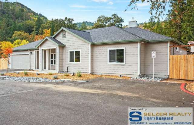 Beautiful newly-constructed 3 bd. home at the base of Ukiah's southwest foothills! photos photos