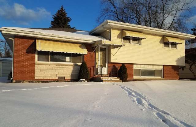 Clean Safe  Affordable 3 Bedroom Home For Rent photos photos