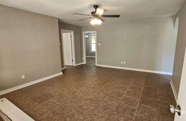 Home in Bryant Gallery 4