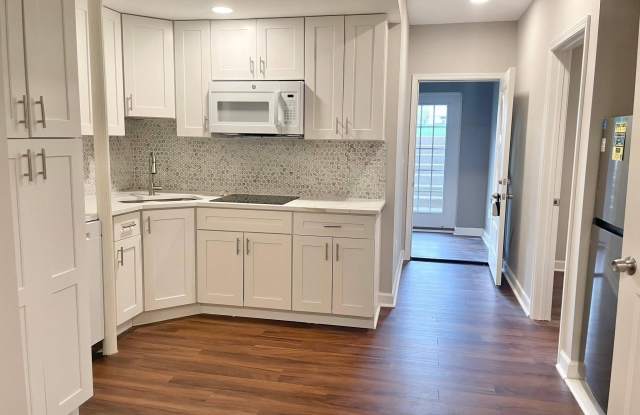 44400 STONE ROSES Circle photos photos