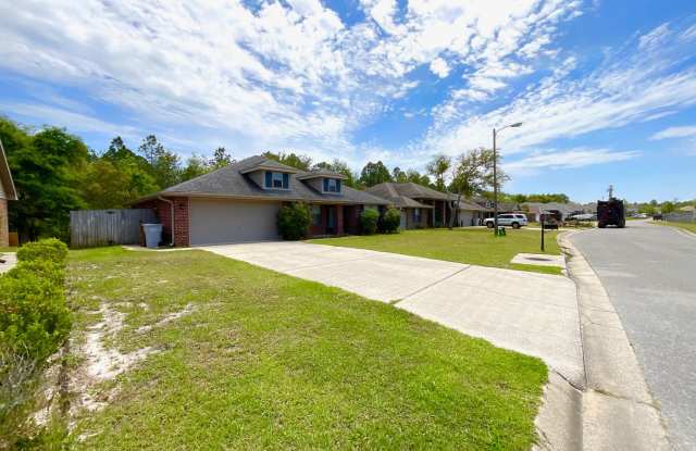 Beautiful Pet Friendly 4bed/2Bath Navarre Home Gallery 3