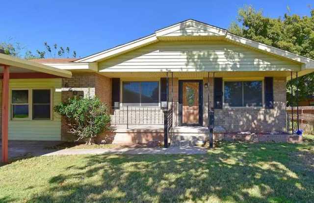 6407 NW Euclid Ave - 6407 Northwest Euclid Avenue, Lawton, OK 73505