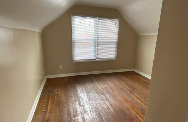 1747 Oakwood Avenue Gallery 2
