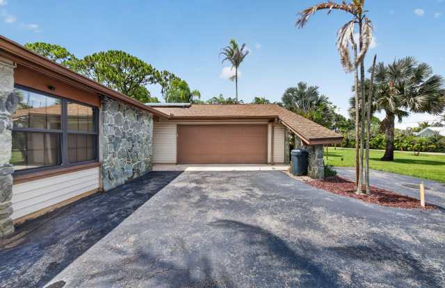 1362 SW Knollwood Drive Gallery 2