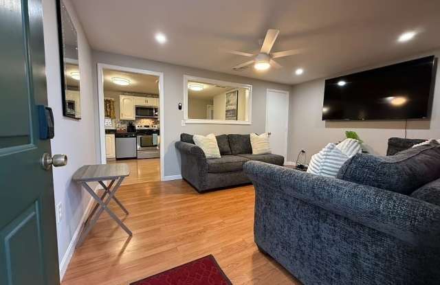 89 Westwood Dr Gallery 4
