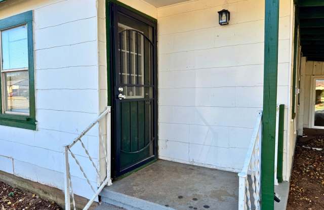 Cute 3 Bed 1 Bath home in Sunnyside Heights Gallery 3