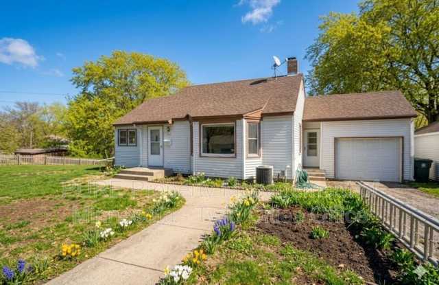 1315 5th Ave S - 1315 5th Avenue South, Stillwater, MN 55082