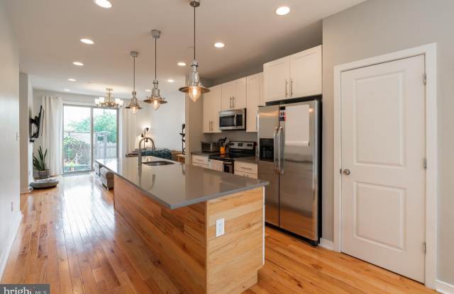 2029 E HUNTINGDON Street photos photos 2029 E HUNTINGDON Street photos photos