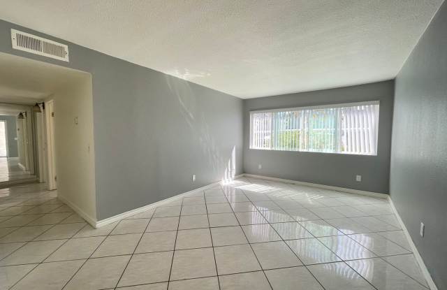 Spacious 2 Bed/ 1 Bath For Rent in Otay Mesa West Avail NOW! photos photos