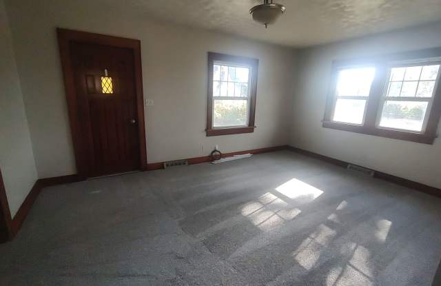Charming 2 bedroom, 1 bath west of town in Viola (19000 W 55th St S) Gallery 3