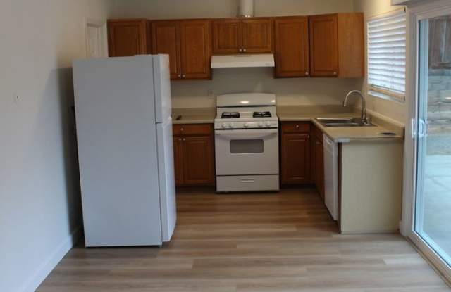 3Bed/2Bath One story Home in Vista - Rebecca Ave. Gallery 4