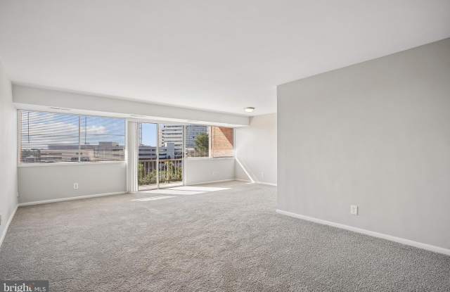 5831 QUANTRELL Avenue Gallery 3