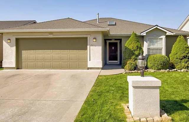 Beautiful 3 bed 2 bath Meridian home off of Black Cat and Cherry Ln photos photos